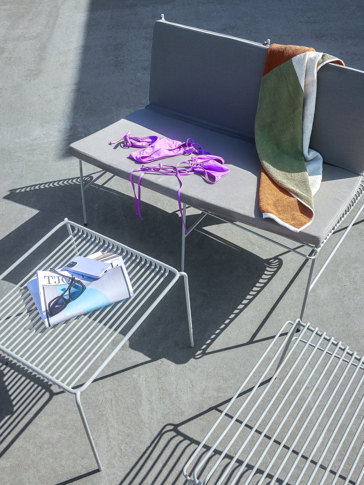 HUBSCH - String bijzettafel - lichtgrijs