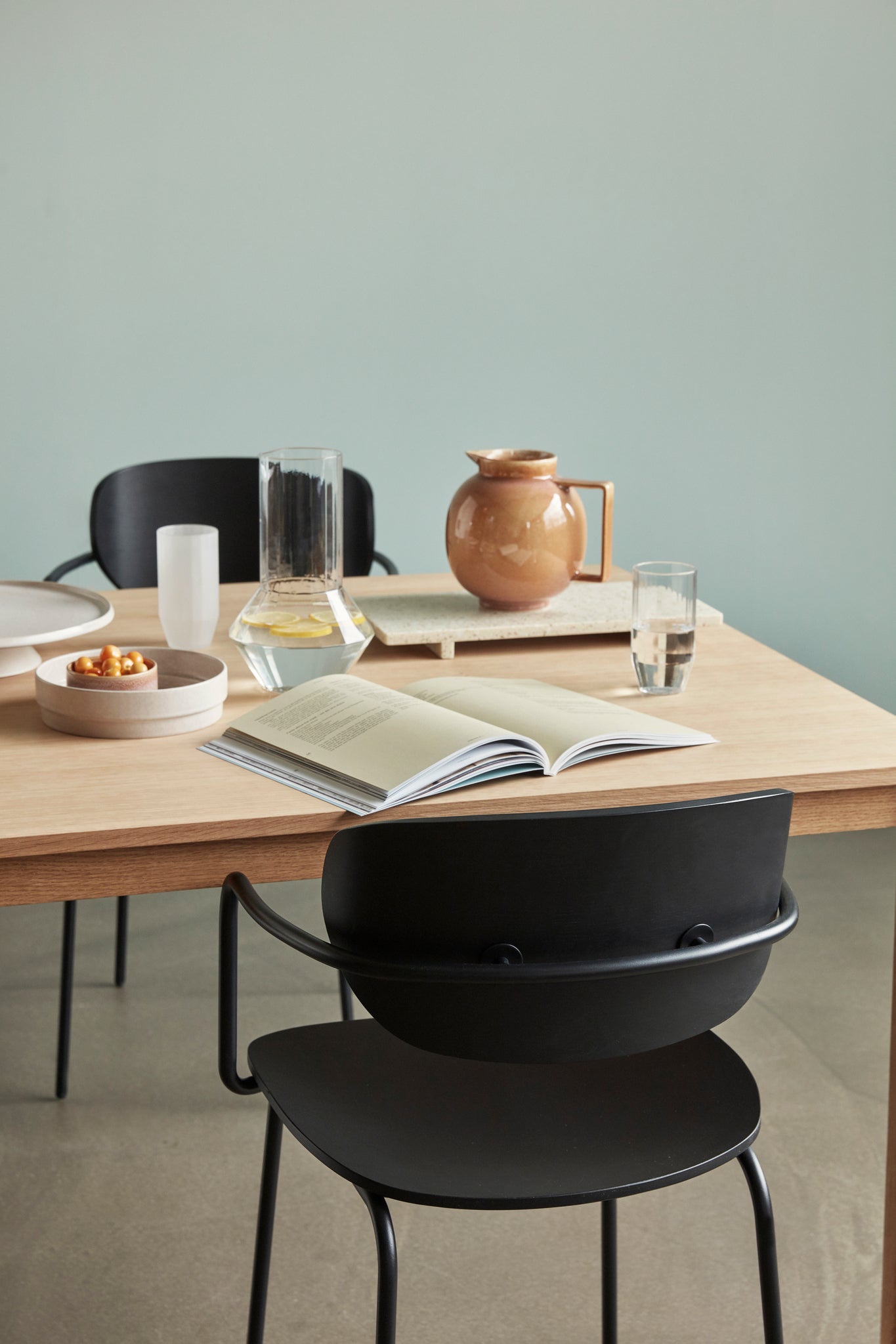 HUBSCH - Ground dining table - Natural