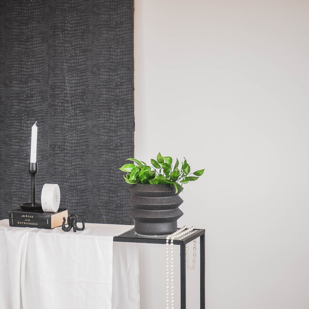 HOUSEVITAMIN - Organic Shape bloempot - zwart